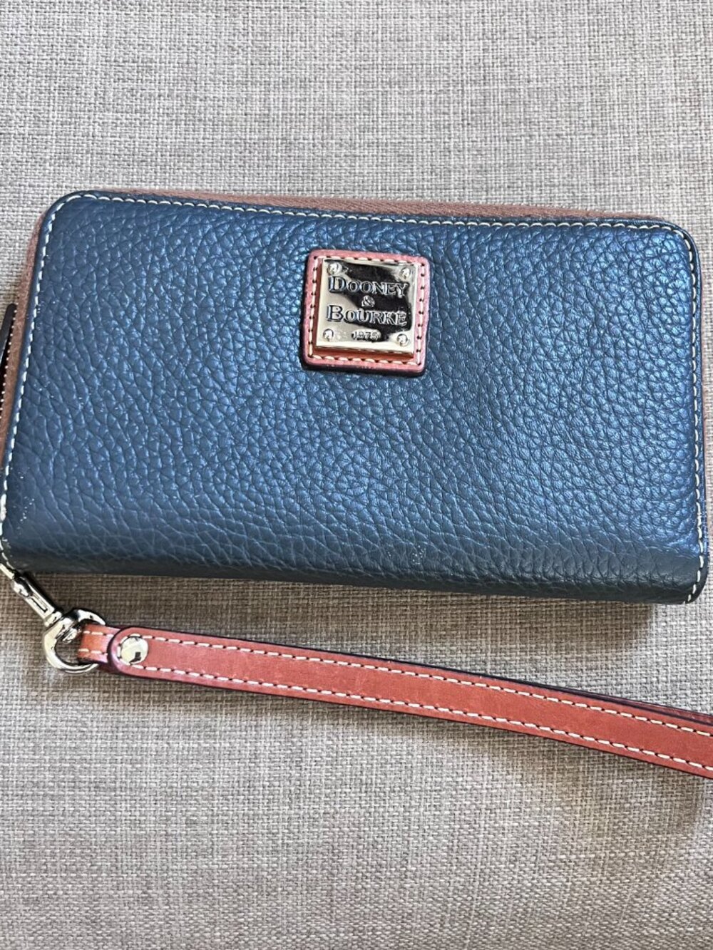 Dooney & Bourke Pebble Grain Zip Zip Satchel Midnight Blue & Matching Wristlet - Picture 2 of 16